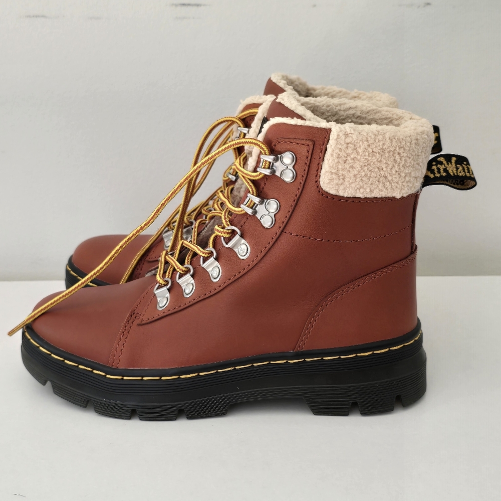 Women's Dr. Martens Doc combs Tech Fur lined Chelsea Brown boots NWT no box Sz 6